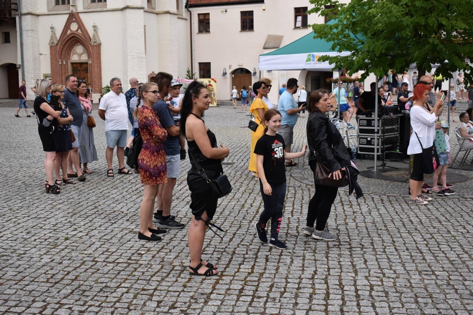 Zdjęcie w galerii na portalu naszraciborz.pl: Na zamku zainaugurowano akcję Wakacje w powiecie wiadomości z regionu