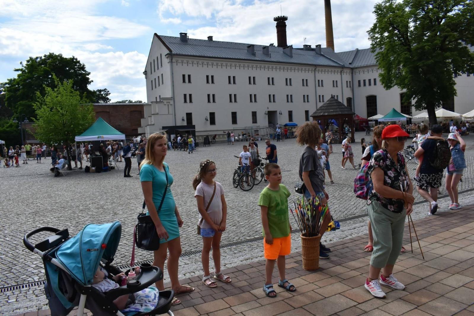 Zdjęcie w galerii na portalu naszraciborz.pl: Na zamku zainaugurowano akcję Wakacje w powiecie wiadomości z regionu