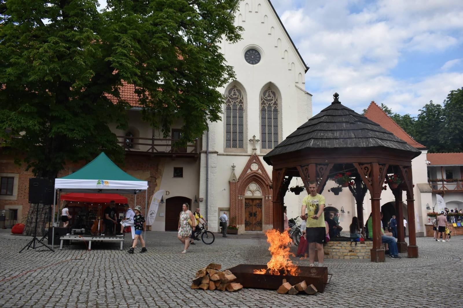 Zdjęcie w galerii na portalu naszraciborz.pl: Na zamku zainaugurowano akcję Wakacje w powiecie wiadomości z regionu