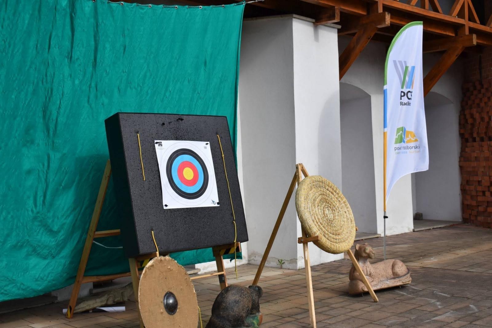 Zdjęcie w galerii na portalu naszraciborz.pl: Na zamku zainaugurowano akcję Wakacje w powiecie wiadomości z regionu