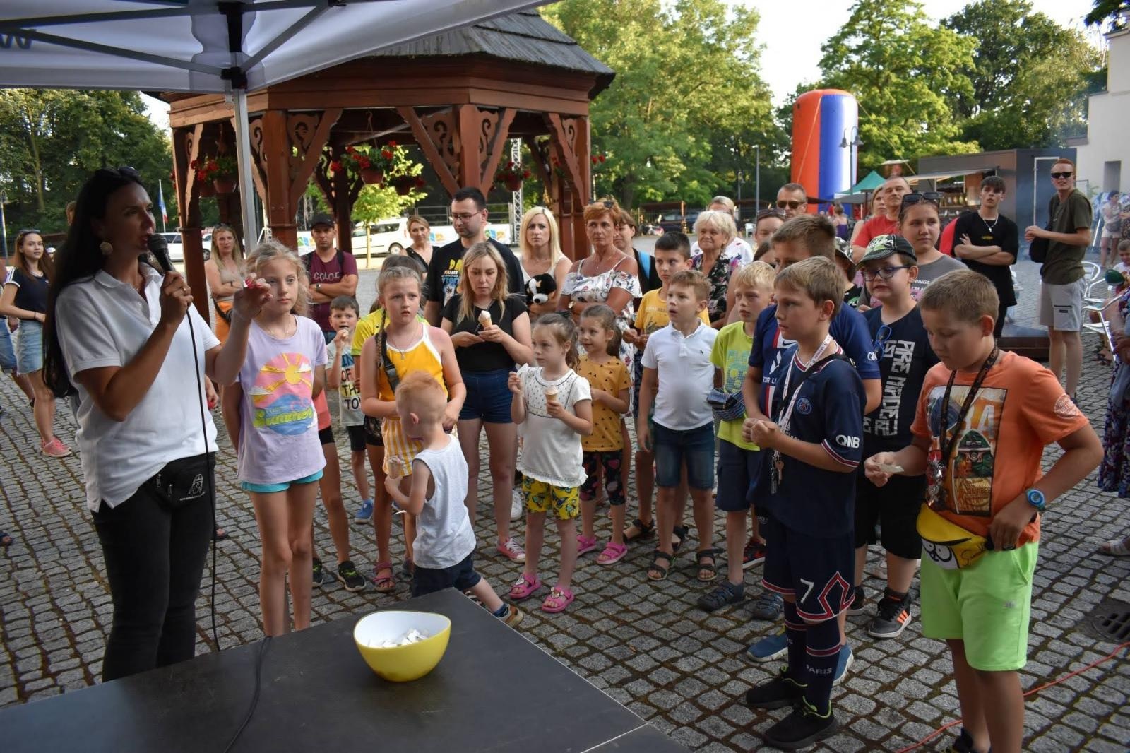 Zdjęcie w galerii na portalu naszraciborz.pl: Na zamku zainaugurowano akcję Wakacje w powiecie wiadomości z regionu