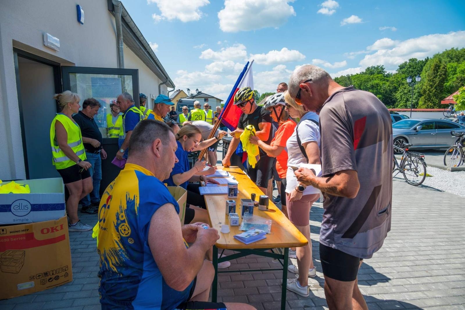 Zdjęcie w galerii na portalu naszraciborz.pl: Polsko-czeski rajd rowerowy szlakiem rodów pogranicza wiadomości z regionu
