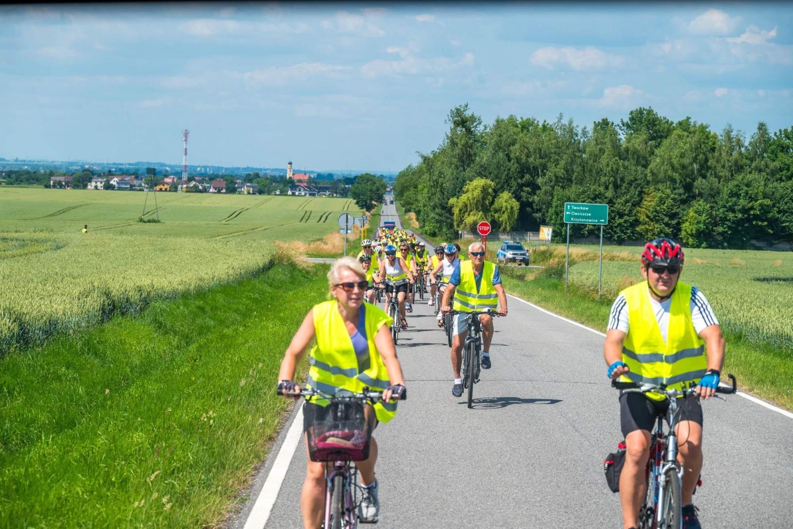 Zdjęcie w galerii na portalu naszraciborz.pl: Polsko-czeski rajd rowerowy szlakiem rodów pogranicza wiadomości z regionu