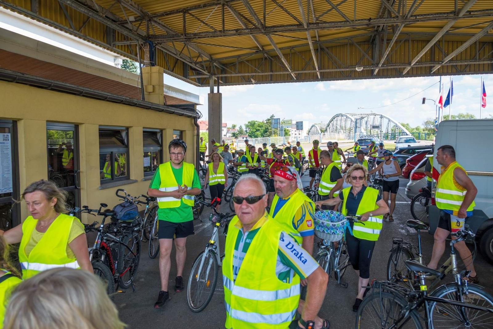 Zdjęcie w galerii na portalu naszraciborz.pl: Polsko-czeski rajd rowerowy szlakiem rodów pogranicza wiadomości z regionu