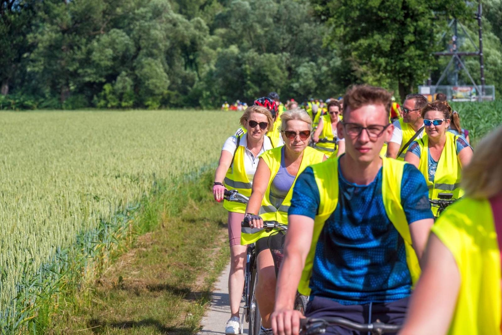 Zdjęcie w galerii na portalu naszraciborz.pl: Polsko-czeski rajd rowerowy szlakiem rodów pogranicza wiadomości z regionu