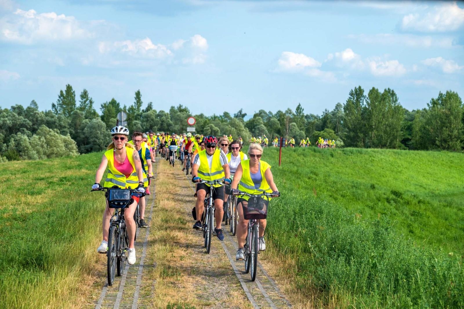 Zdjęcie w galerii na portalu naszraciborz.pl: Polsko-czeski rajd rowerowy szlakiem rodów pogranicza wiadomości z regionu