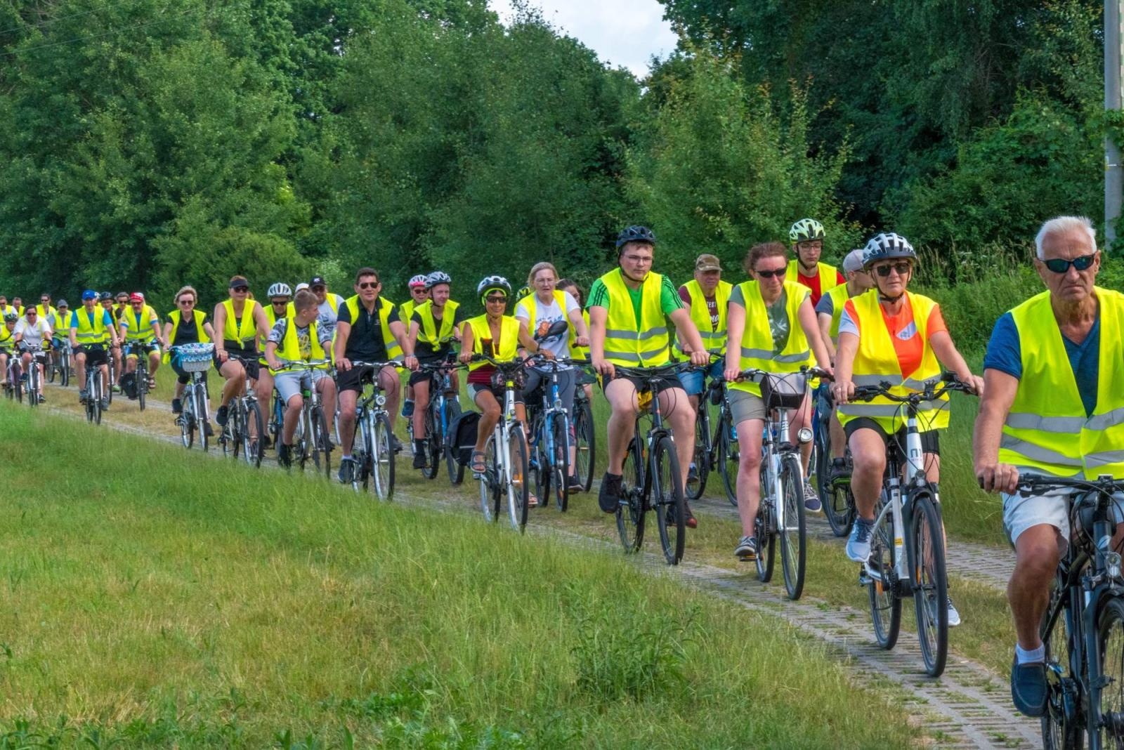 Zdjęcie w galerii na portalu naszraciborz.pl: Polsko-czeski rajd rowerowy szlakiem rodów pogranicza wiadomości z regionu