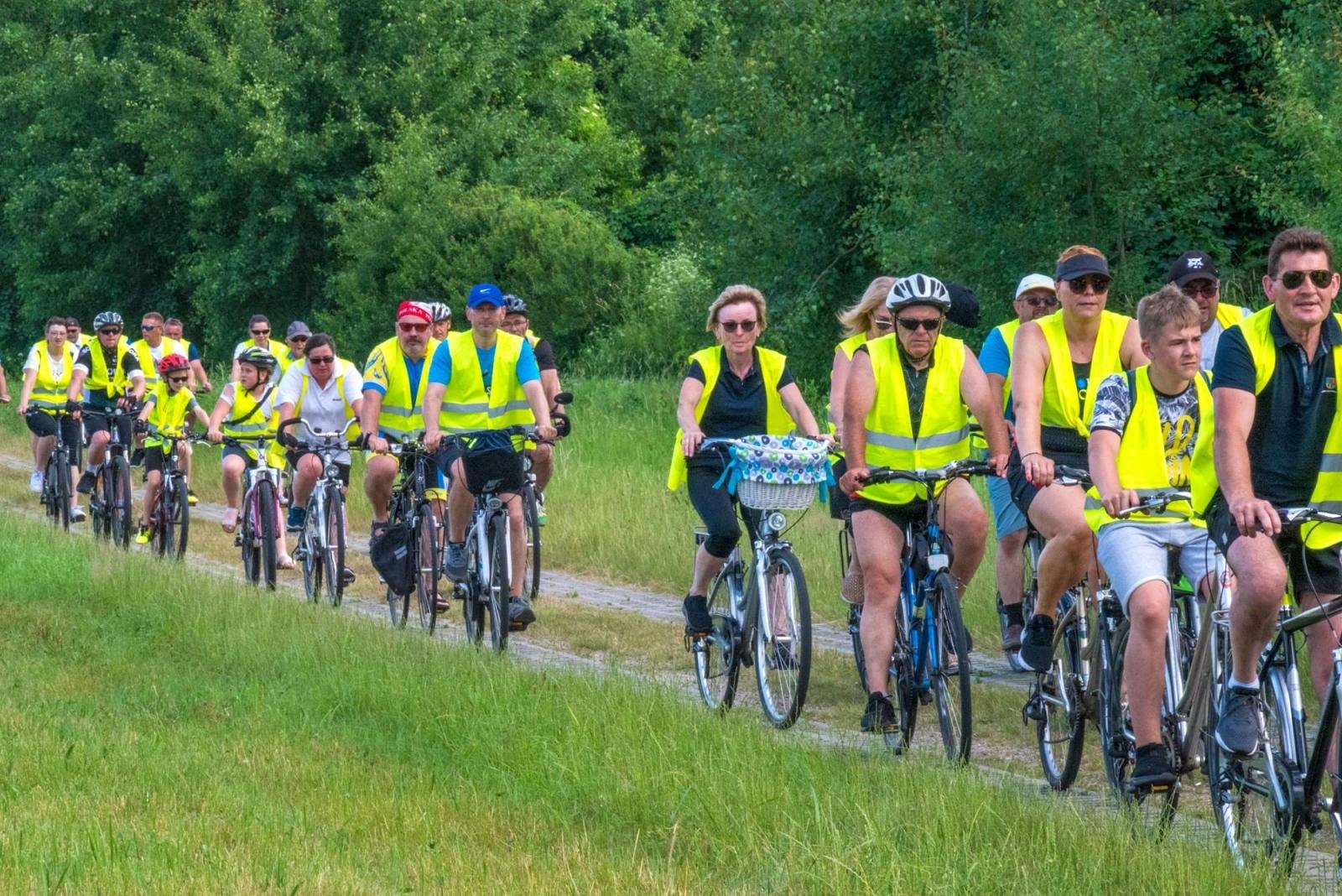 Zdjęcie w galerii na portalu naszraciborz.pl: Polsko-czeski rajd rowerowy szlakiem rodów pogranicza wiadomości z regionu