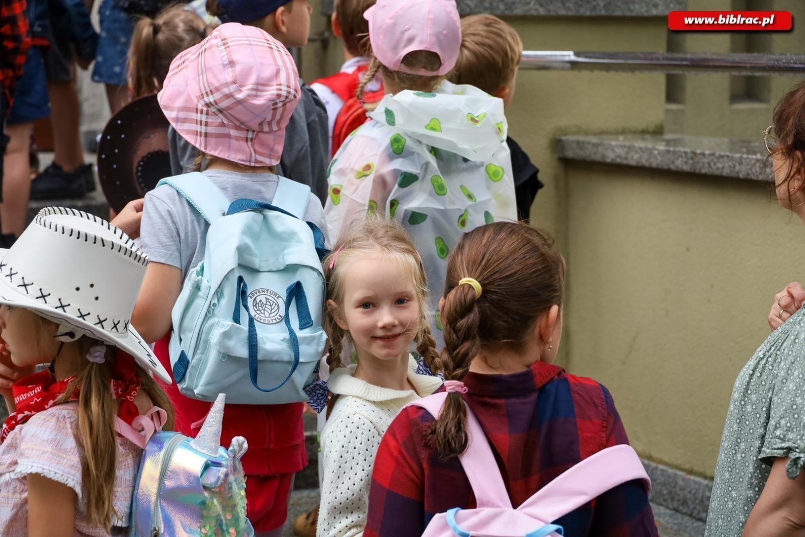 Zdjęcie w galerii na portalu naszraciborz.pl: Noc na Dzikim Zachodzie – przedszkolaki z Markowic z nocną wizytą w bibliotece wiadomości z regionu