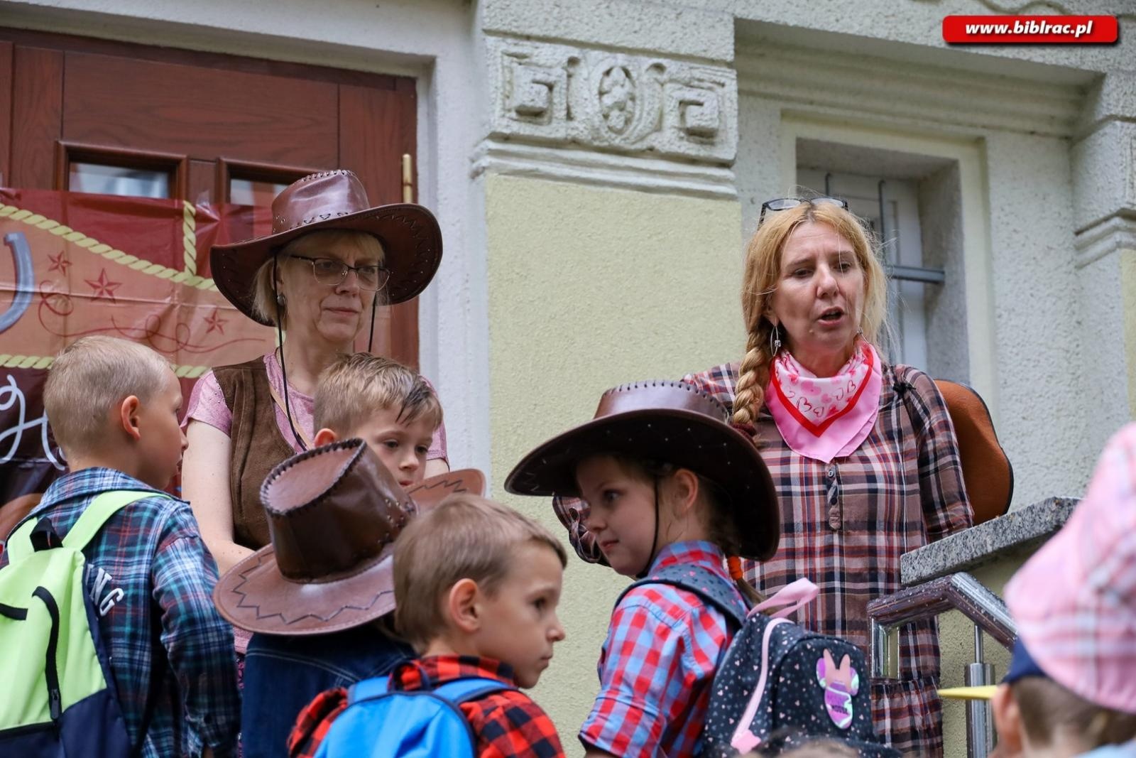 Zdjęcie w galerii na portalu naszraciborz.pl: Noc na Dzikim Zachodzie – przedszkolaki z Markowic z nocną wizytą w bibliotece wiadomości z regionu