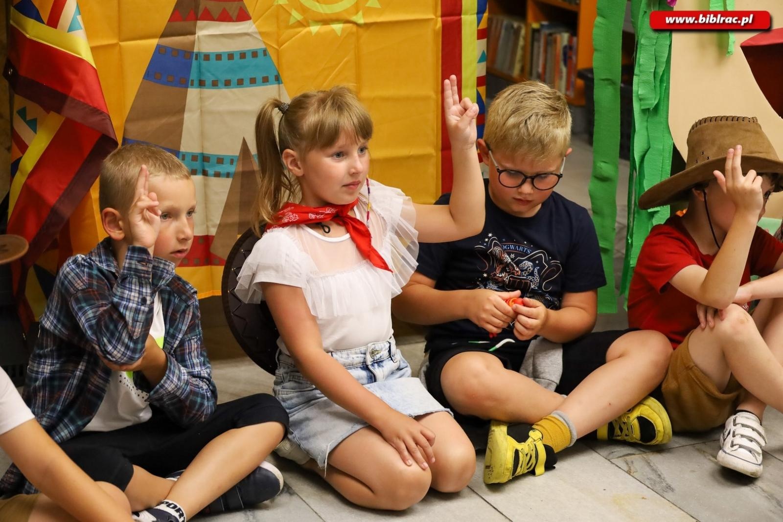 Zdjęcie w galerii na portalu naszraciborz.pl: Noc na Dzikim Zachodzie – przedszkolaki z Markowic z nocną wizytą w bibliotece wiadomości z regionu