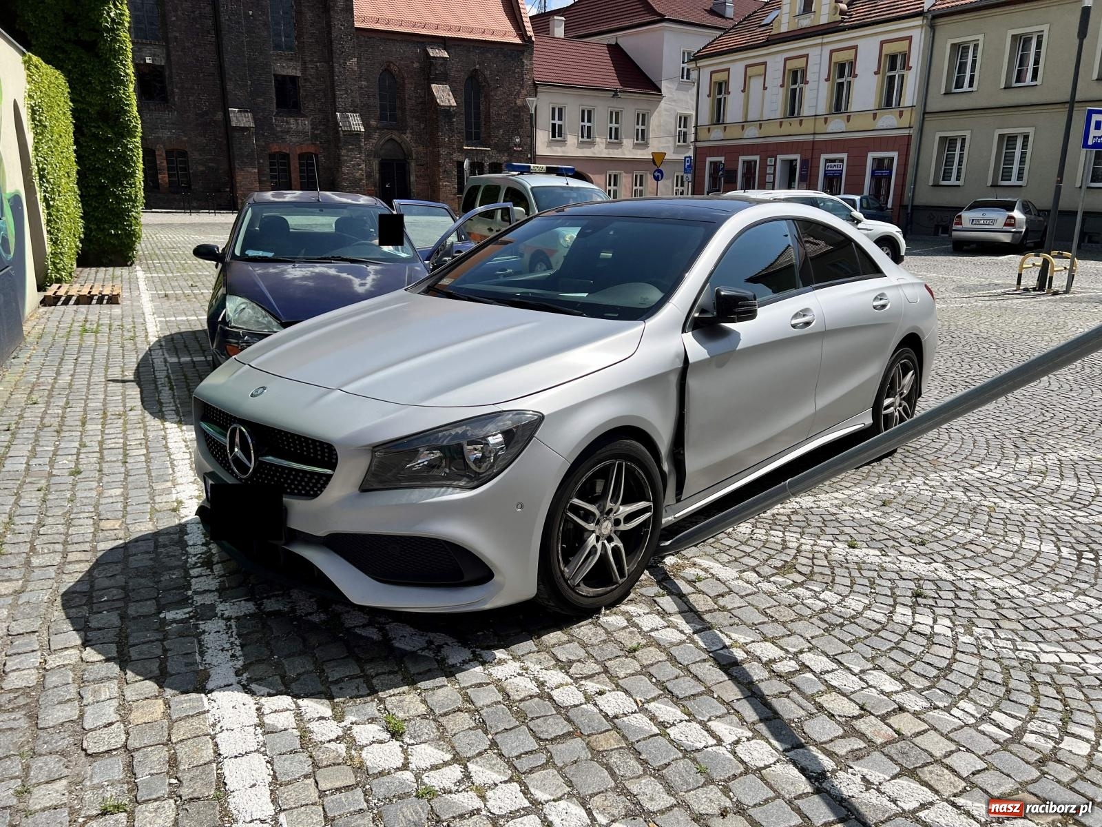 Zdjęcie w galerii na portalu naszraciborz.pl: Trzy rozbite samochody i trzy mandaty dla sprawczyni [FOTO] wiadomości z regionu