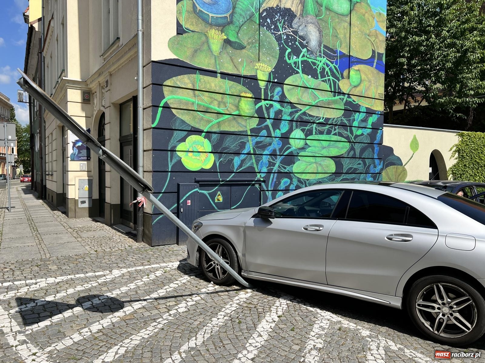 Zdjęcie w galerii na portalu naszraciborz.pl: Trzy rozbite samochody i trzy mandaty dla sprawczyni [FOTO] wiadomości z regionu