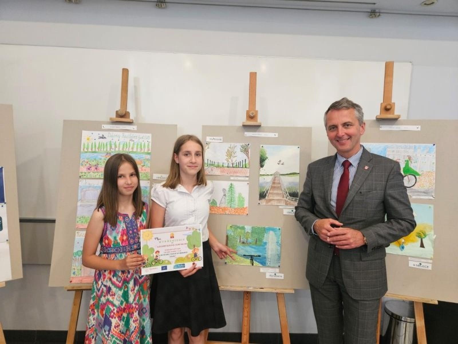 Zdjęcie w galerii na portalu naszraciborz.pl: Rozstrzygnięto konkurs Zielony Racibórz z perspektywy rowerowego siodełka wiadomości z regionu