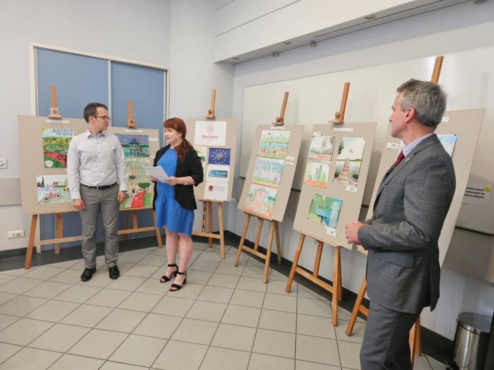 Zdjęcie w galerii na portalu naszraciborz.pl: Rozstrzygnięto konkurs Zielony Racibórz z perspektywy rowerowego siodełka wiadomości z regionu