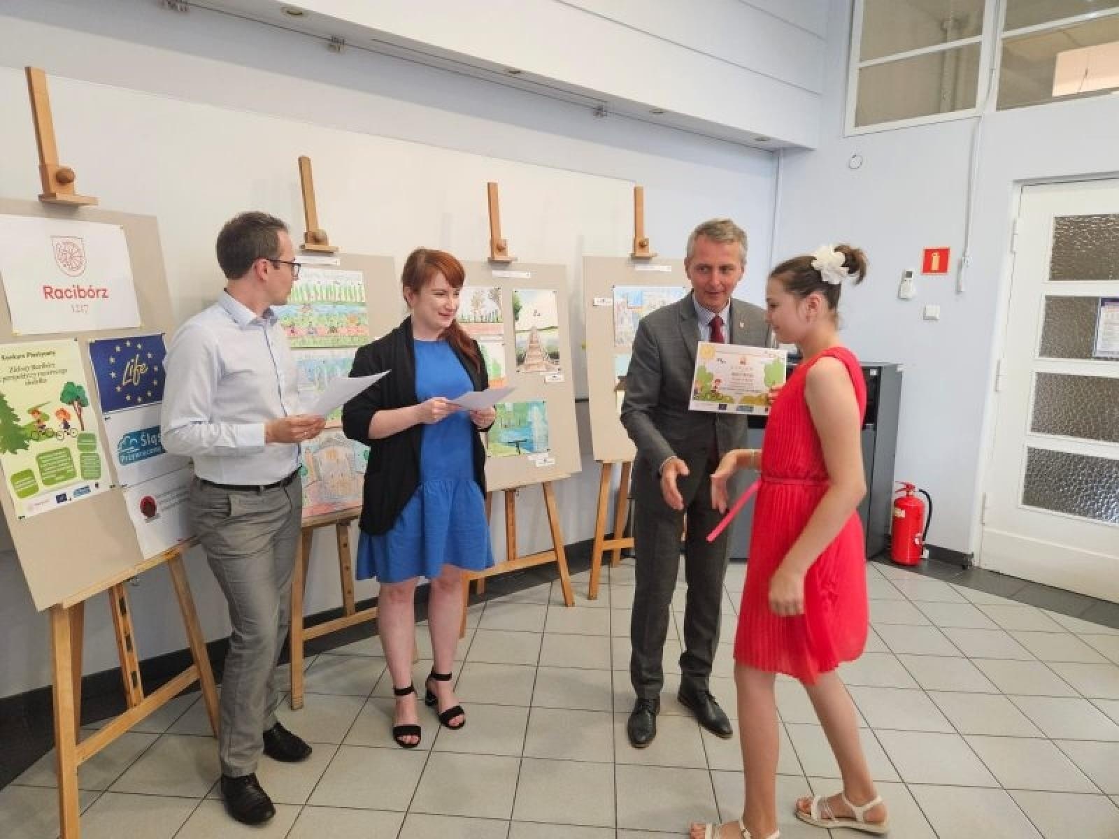 Zdjęcie w galerii na portalu naszraciborz.pl: Rozstrzygnięto konkurs Zielony Racibórz z perspektywy rowerowego siodełka wiadomości z regionu