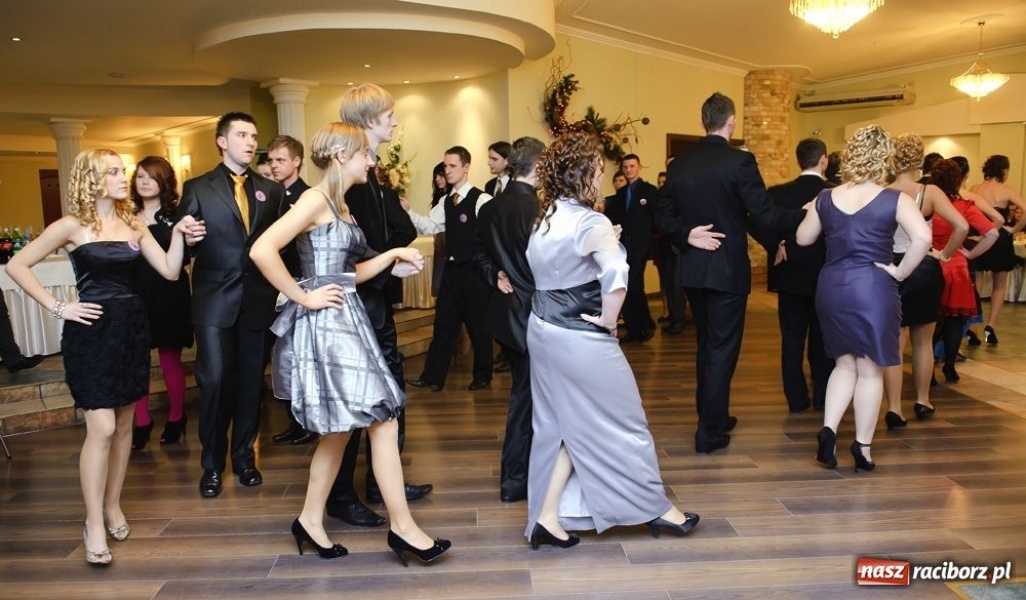 Zdjęcie w galerii na portalu naszraciborz.pl: Bal maturalny raciborskiej Zawodówki wiadomości z regionu