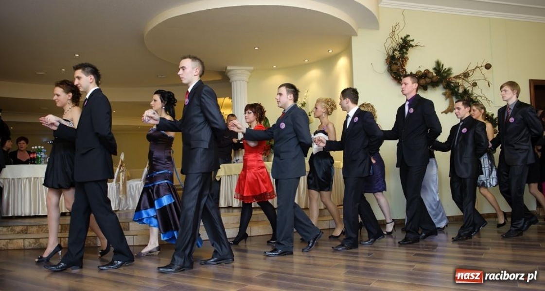 Zdjęcie w galerii na portalu naszraciborz.pl: Bal maturalny raciborskiej Zawodówki wiadomości z regionu