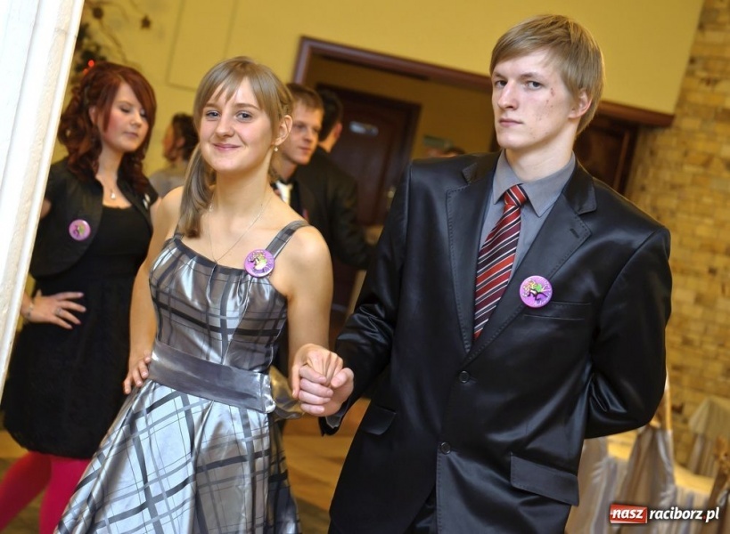 Zdjęcie w galerii na portalu naszraciborz.pl: Bal maturalny raciborskiej Zawodówki wiadomości z regionu