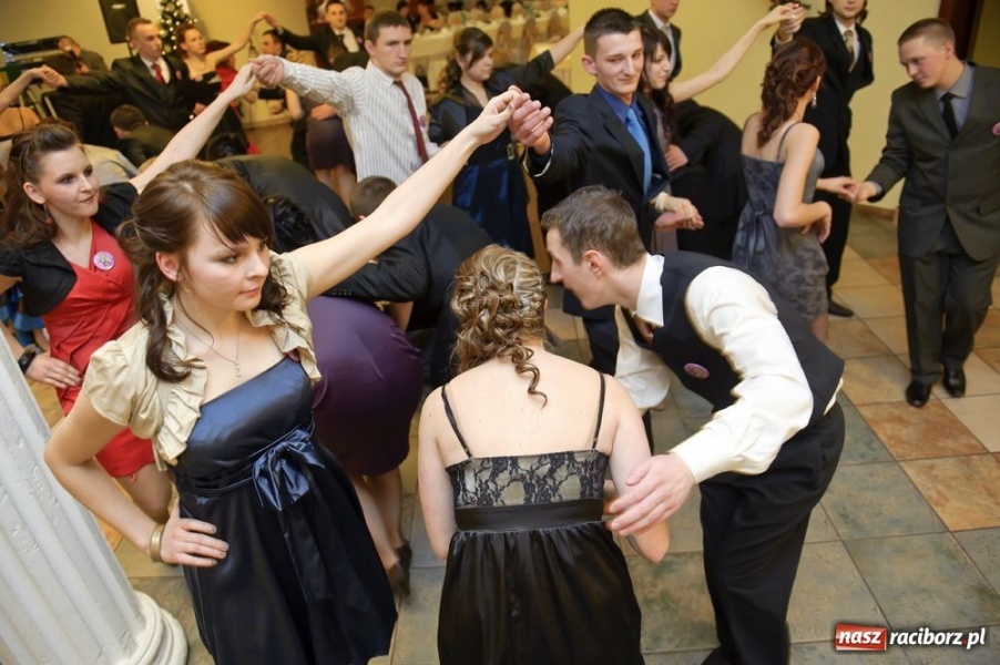 Zdjęcie w galerii na portalu naszraciborz.pl: Bal maturalny raciborskiej Zawodówki wiadomości z regionu