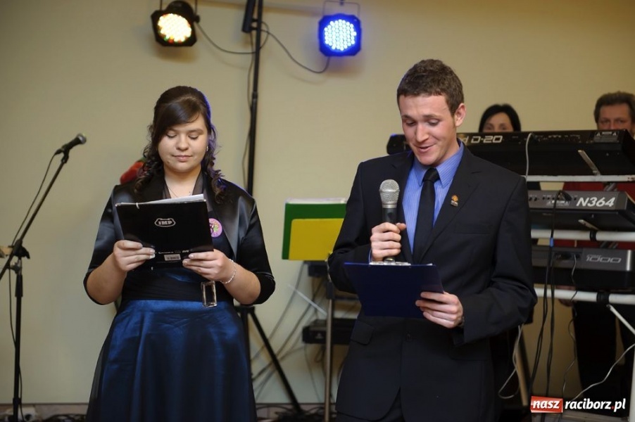 Zdjęcie w galerii na portalu naszraciborz.pl: Bal maturalny raciborskiej Zawodówki wiadomości z regionu