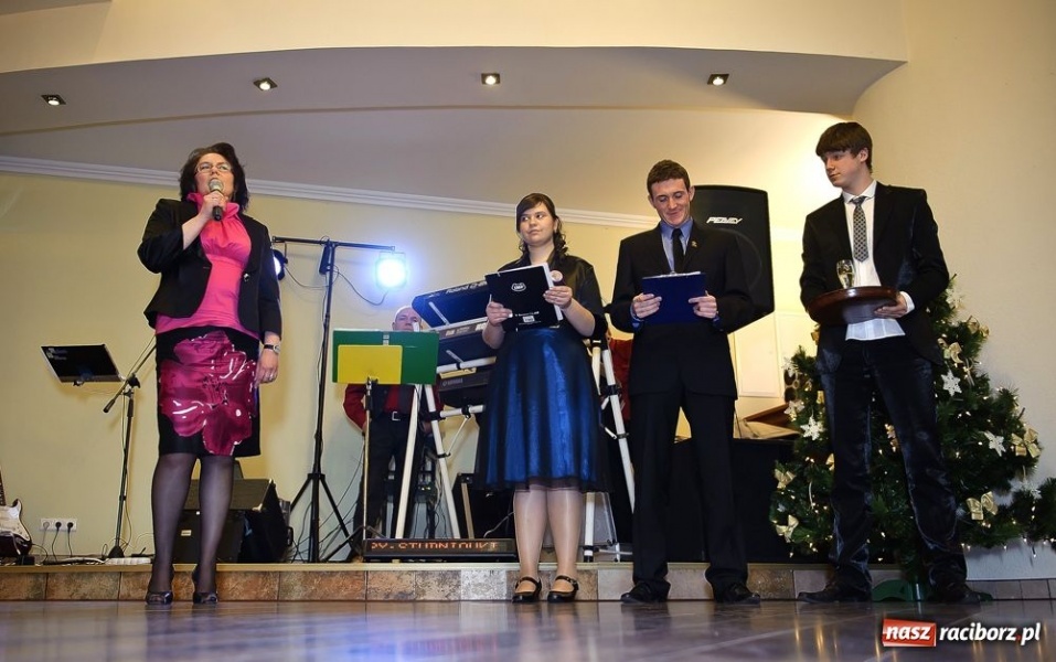 Zdjęcie w galerii na portalu naszraciborz.pl: Bal maturalny raciborskiej Zawodówki wiadomości z regionu