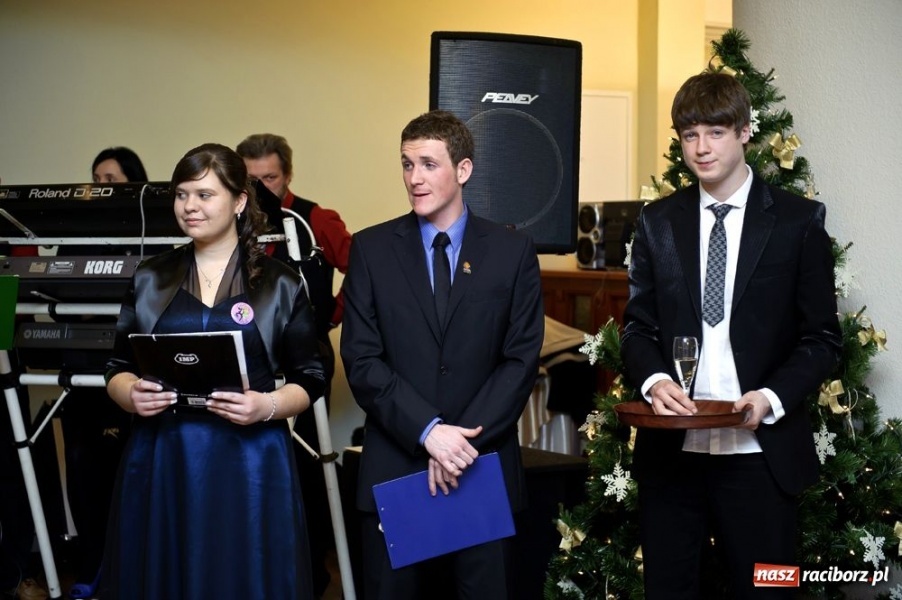 Zdjęcie w galerii na portalu naszraciborz.pl: Bal maturalny raciborskiej Zawodówki wiadomości z regionu