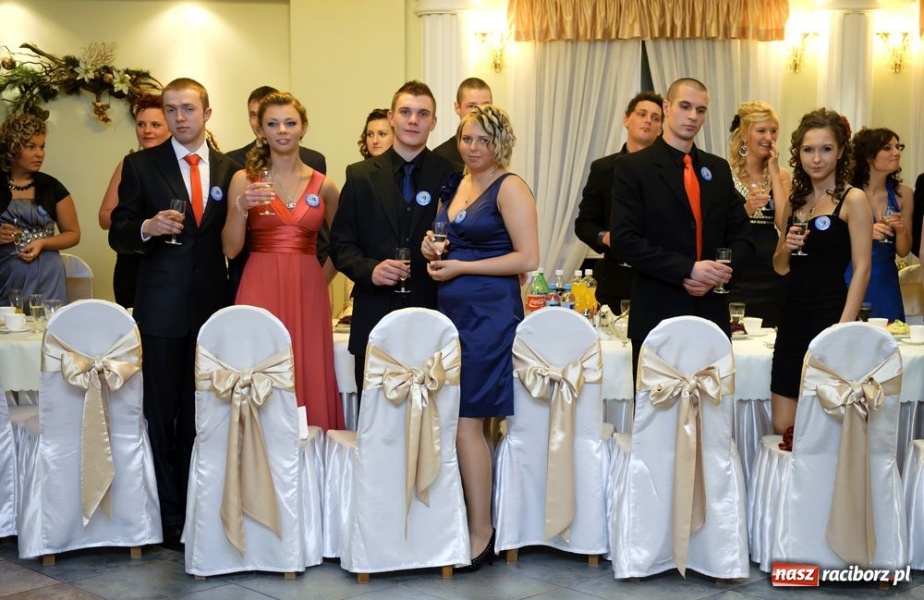 Zdjęcie w galerii na portalu naszraciborz.pl: Bal maturalny raciborskiej Zawodówki wiadomości z regionu