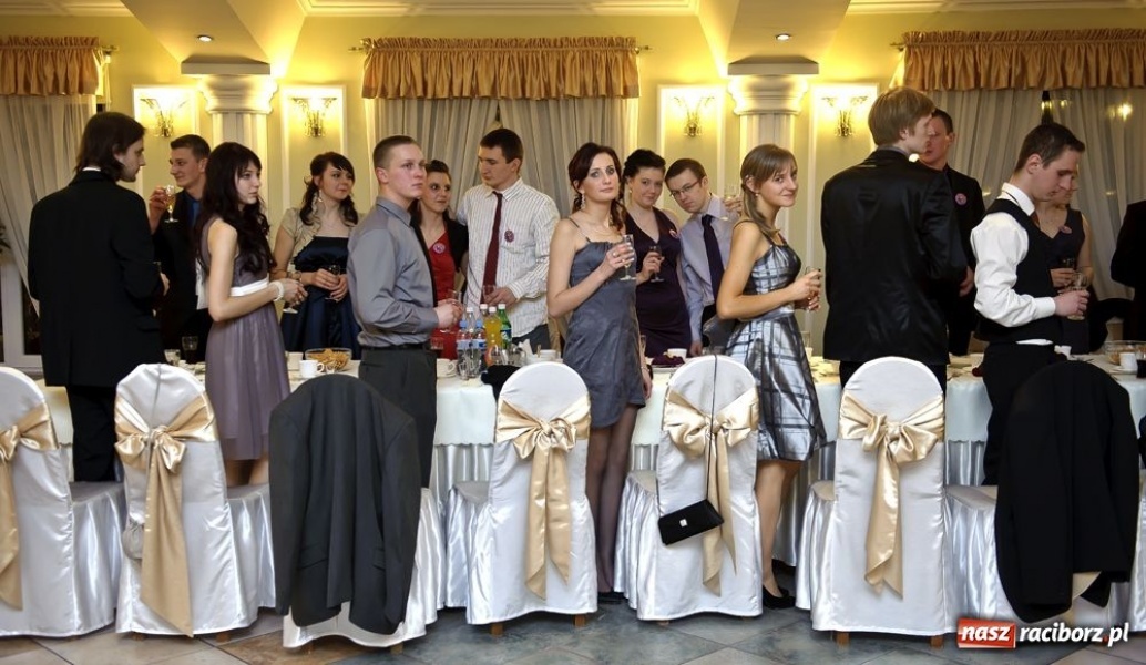 Zdjęcie w galerii na portalu naszraciborz.pl: Bal maturalny raciborskiej Zawodówki wiadomości z regionu