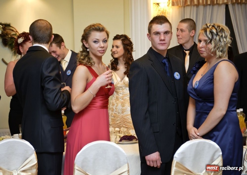 Zdjęcie w galerii na portalu naszraciborz.pl: Bal maturalny raciborskiej Zawodówki wiadomości z regionu