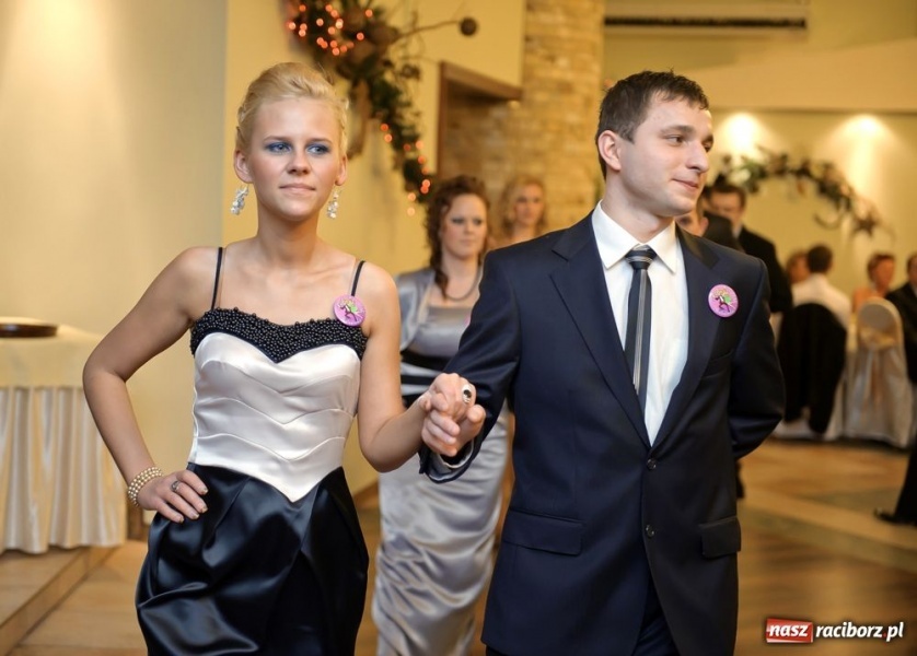 Zdjęcie w galerii na portalu naszraciborz.pl: Bal maturalny raciborskiej Zawodówki wiadomości z regionu