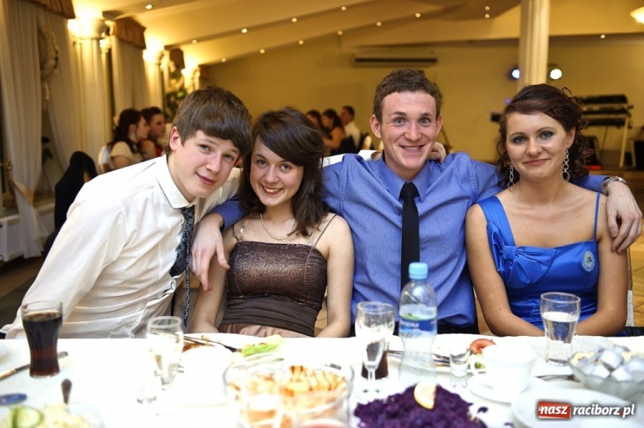 Zdjęcie w galerii na portalu naszraciborz.pl: Bal maturalny raciborskiej Zawodówki wiadomości z regionu