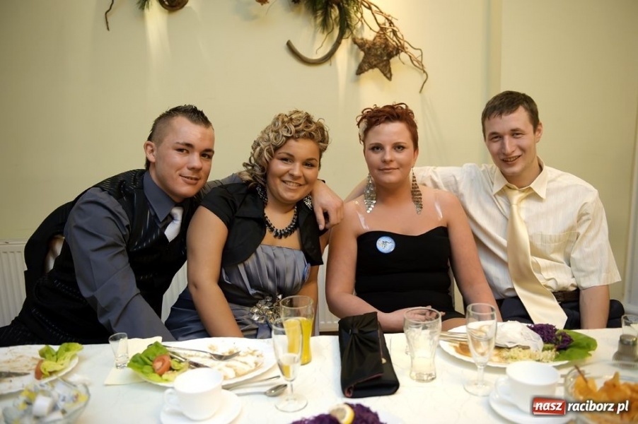 Zdjęcie w galerii na portalu naszraciborz.pl: Bal maturalny raciborskiej Zawodówki wiadomości z regionu