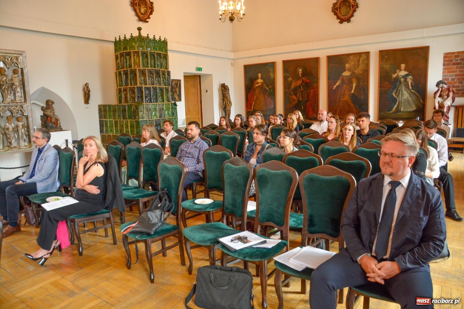 Zdjęcie w galerii na portalu naszraciborz.pl: Studenci architektury raciborskiej ANS prezentowali swoje inżynierskie prace dyplomowe wiadomości z regionu