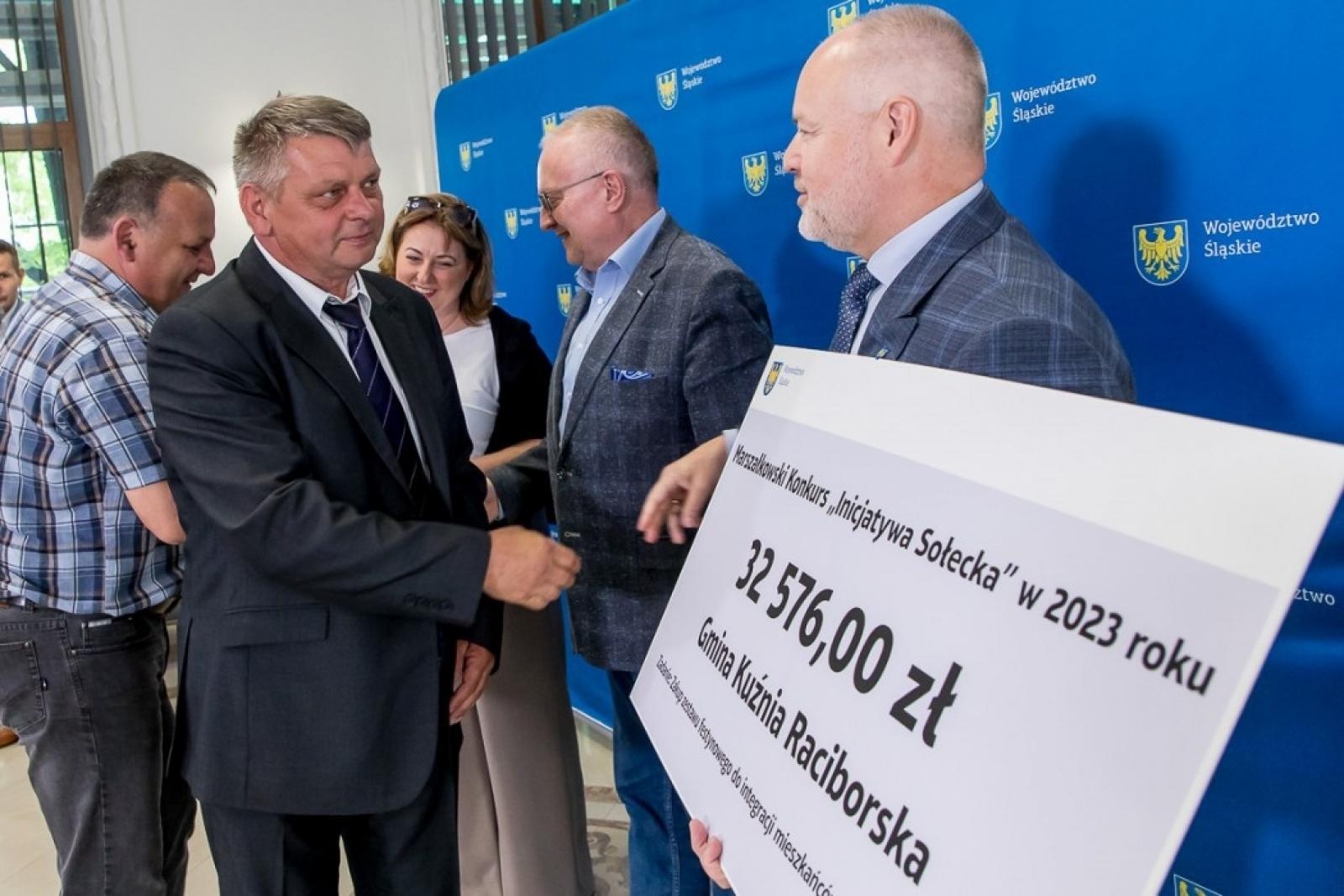 Zdjęcie w galerii na portalu naszraciborz.pl: Inicjatywa sołecka. Wsparcie dla gmin powiatu raciborskiego wiadomości z regionu