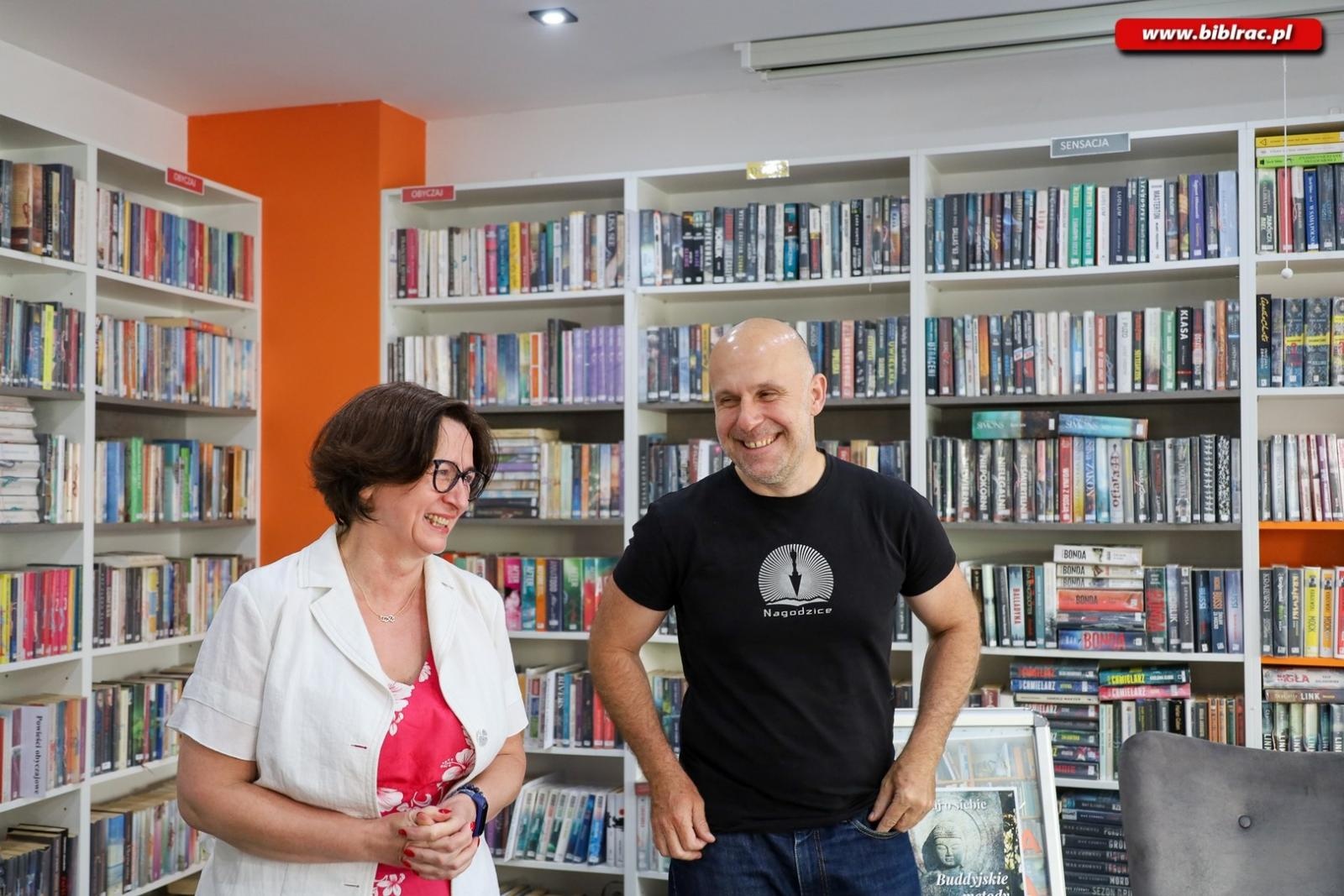 Zdjęcie w galerii na portalu naszraciborz.pl: Buddyjska filozofia w bibliotece na Ostrogu wiadomości z regionu