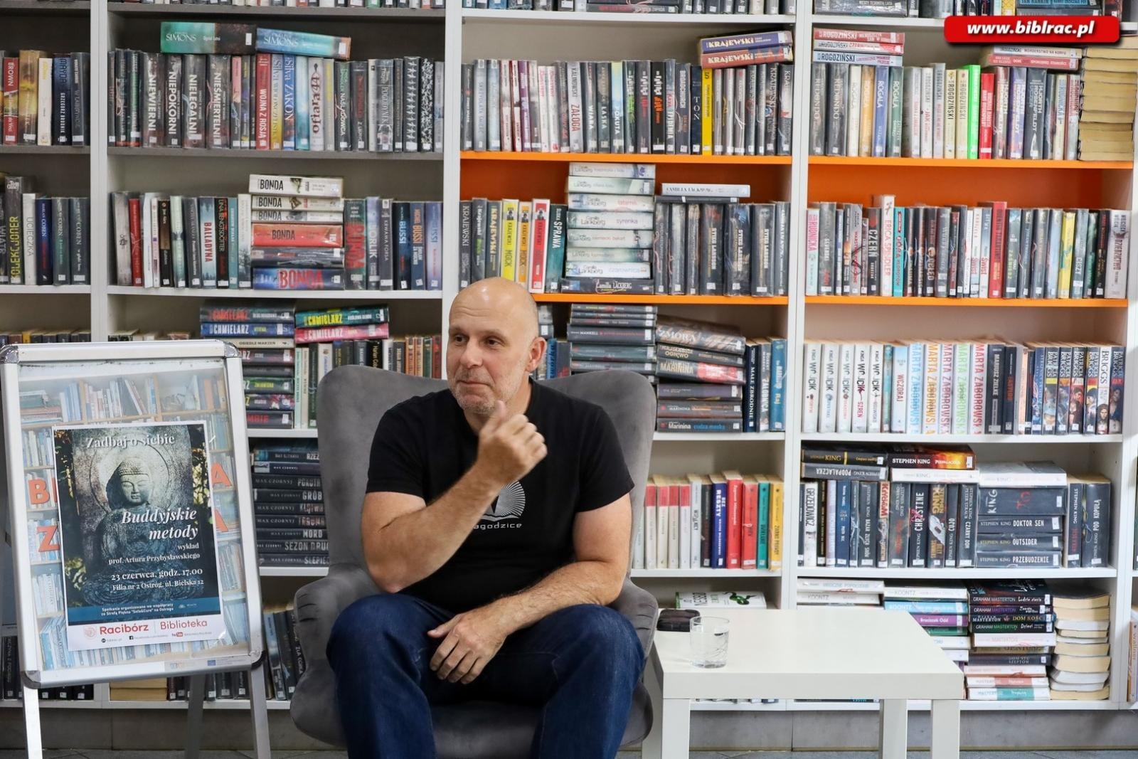 Zdjęcie w galerii na portalu naszraciborz.pl: Buddyjska filozofia w bibliotece na Ostrogu wiadomości z regionu