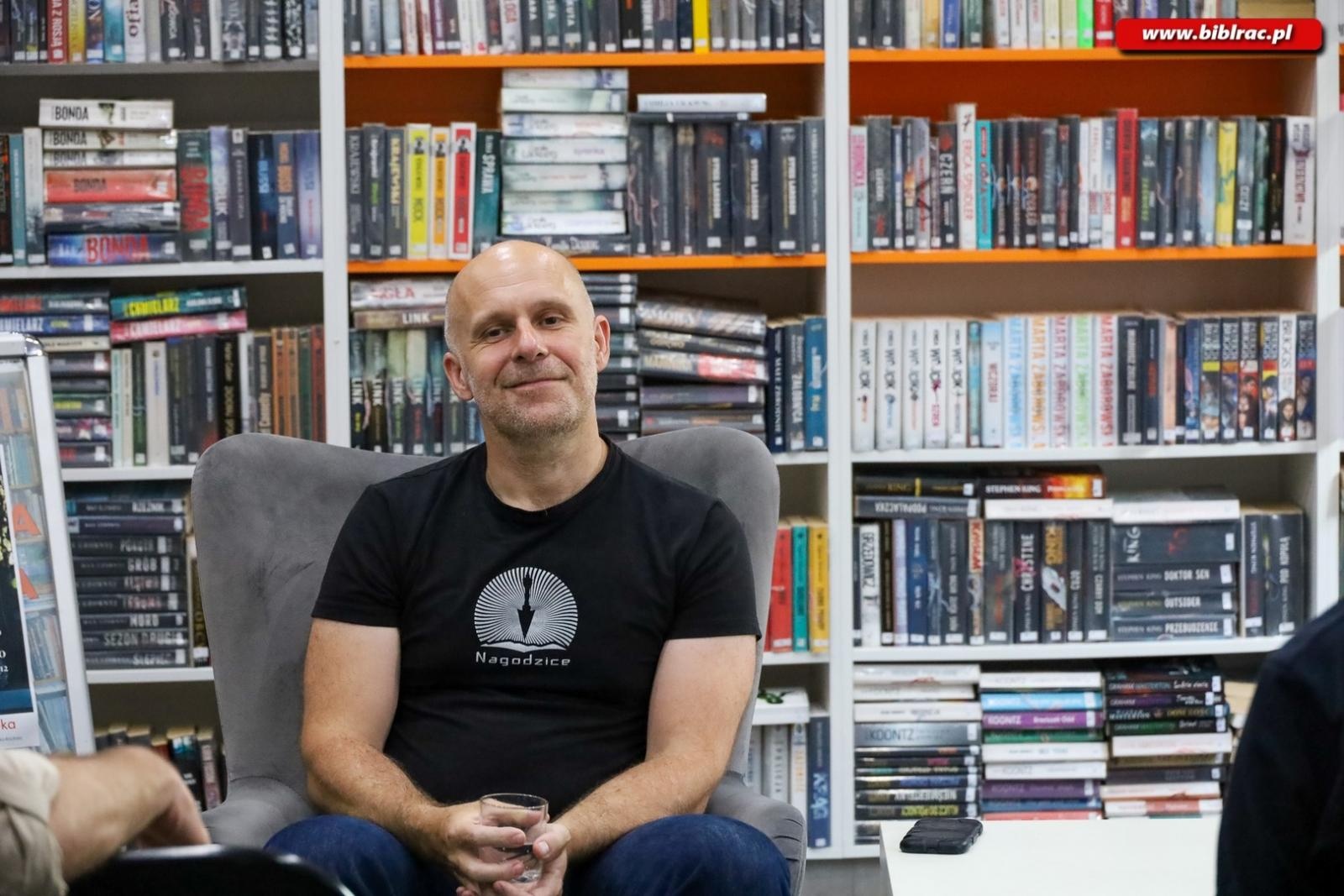 Zdjęcie w galerii na portalu naszraciborz.pl: Buddyjska filozofia w bibliotece na Ostrogu wiadomości z regionu