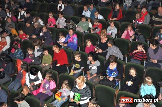 Zdjęcie w galerii na portalu naszraciborz.pl: Najmłodsi lubią teatr... wiadomości z regionu