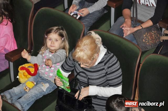 Zdjęcie w galerii na portalu naszraciborz.pl: Najmłodsi lubią teatr... wiadomości z regionu