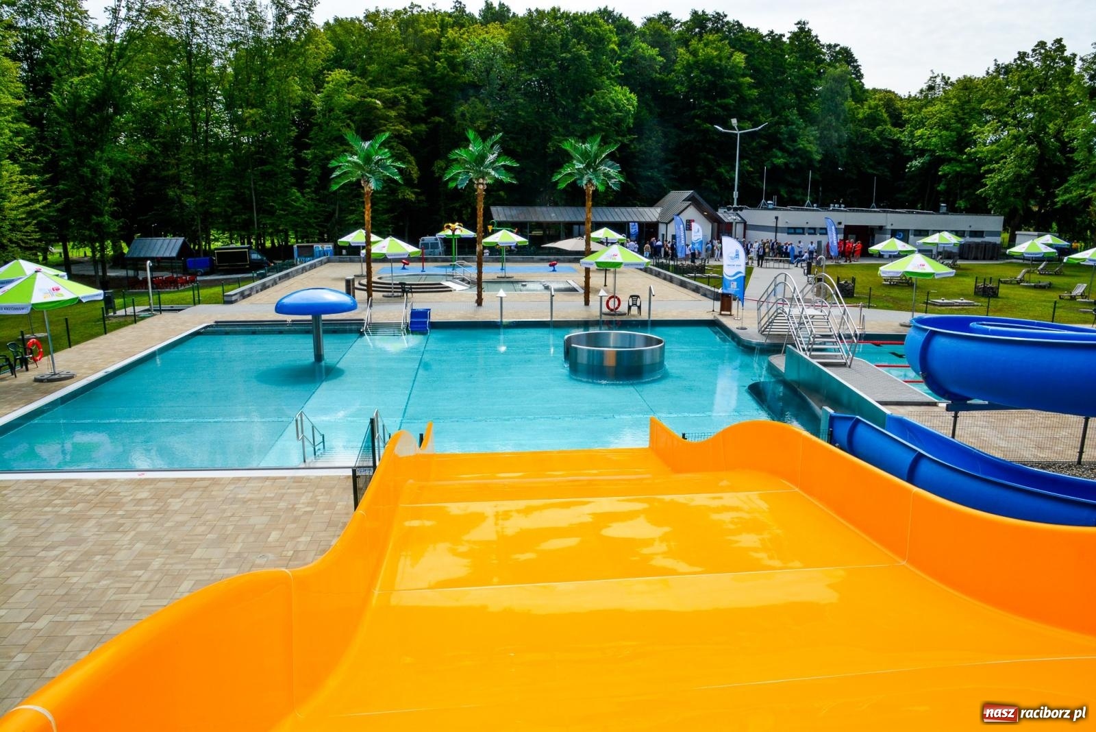 Zdjęcie w galerii na portalu naszraciborz.pl: Kąpielisko w Tworkowie już czynne. To najnowocześniejszy obiekt w powiecie wiadomości z regionu