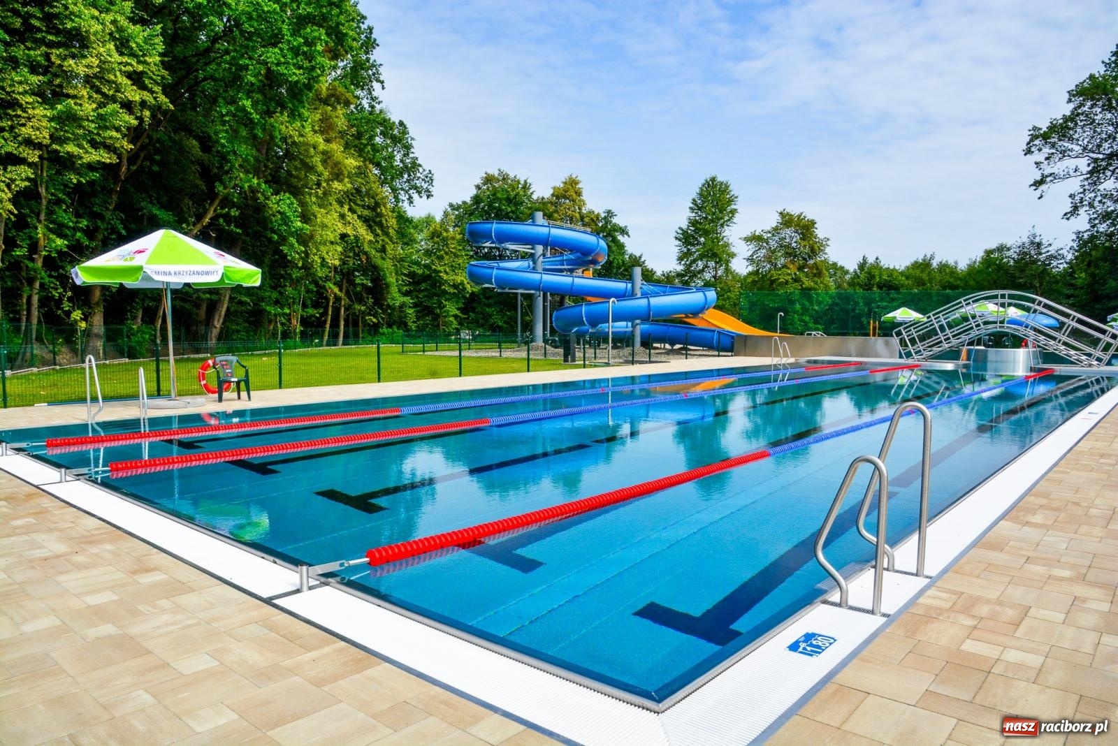 Zdjęcie w galerii na portalu naszraciborz.pl: Kąpielisko w Tworkowie już czynne. To najnowocześniejszy obiekt w powiecie wiadomości z regionu