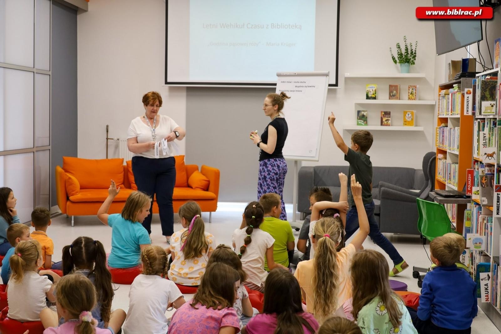 Zdjęcie w galerii na portalu naszraciborz.pl: Letni Wehikuł Czasu w Bibliotece - pierwszy tydzień za nami! wiadomości z regionu