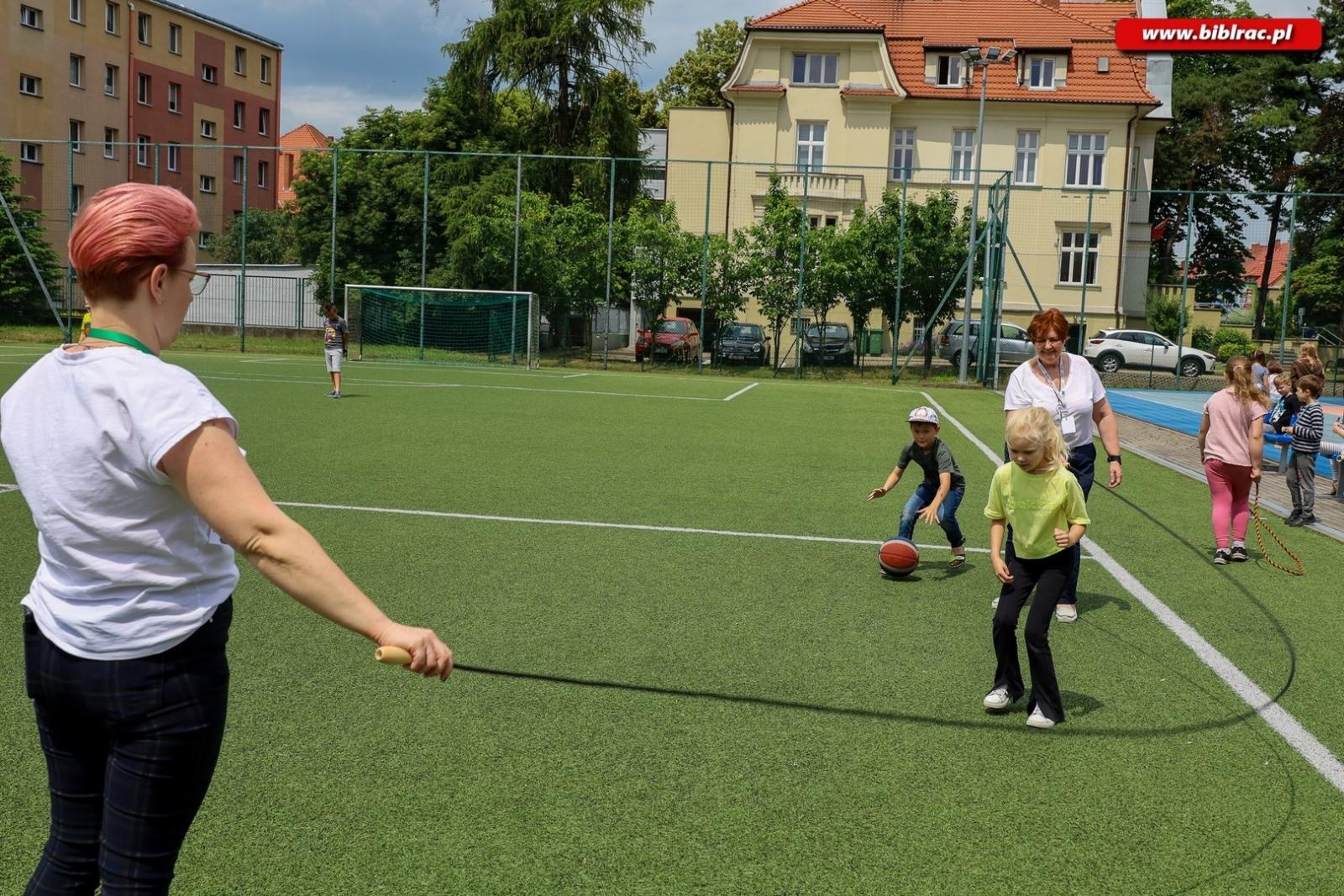 Zdjęcie w galerii na portalu naszraciborz.pl: Letni Wehikuł Czasu w Bibliotece - pierwszy tydzień za nami! wiadomości z regionu