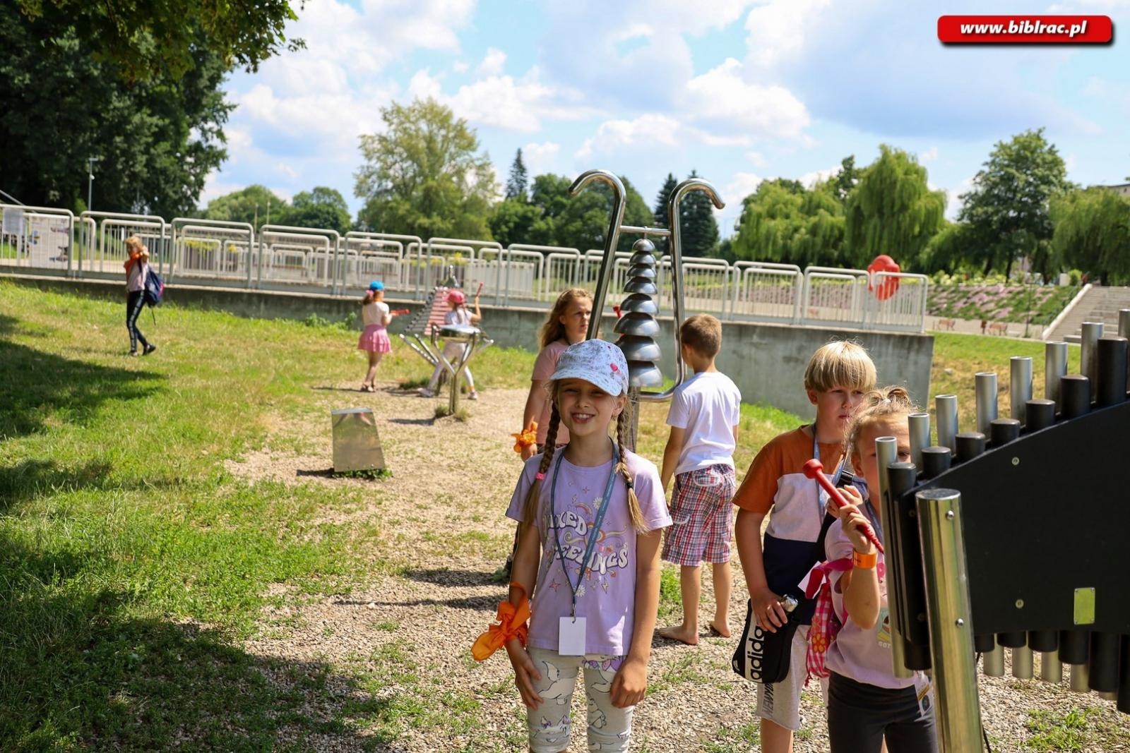 Zdjęcie w galerii na portalu naszraciborz.pl: Letni Wehikuł Czasu w Bibliotece - pierwszy tydzień za nami! wiadomości z regionu