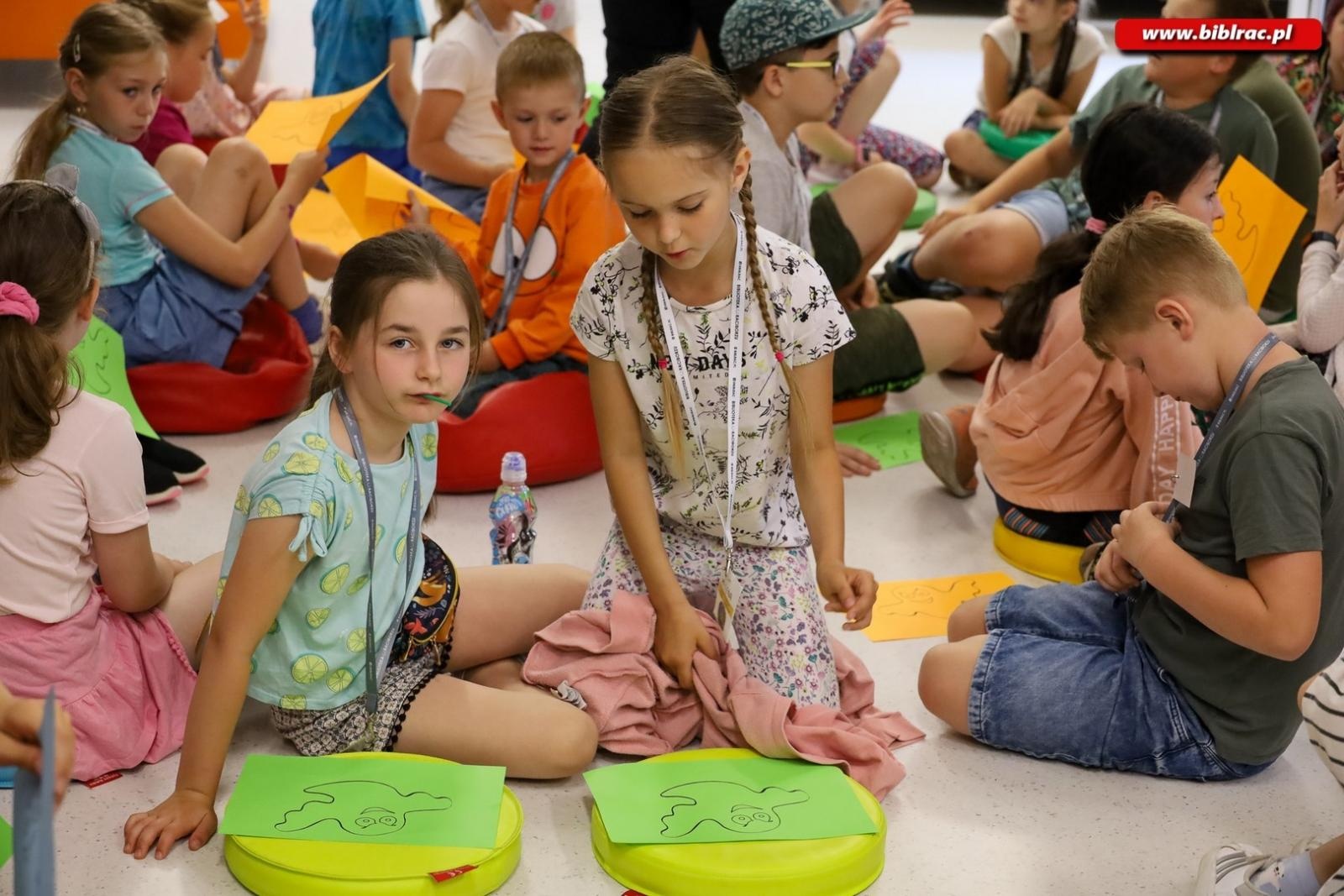 Zdjęcie w galerii na portalu naszraciborz.pl: Letni Wehikuł Czasu w Bibliotece - pierwszy tydzień za nami! wiadomości z regionu
