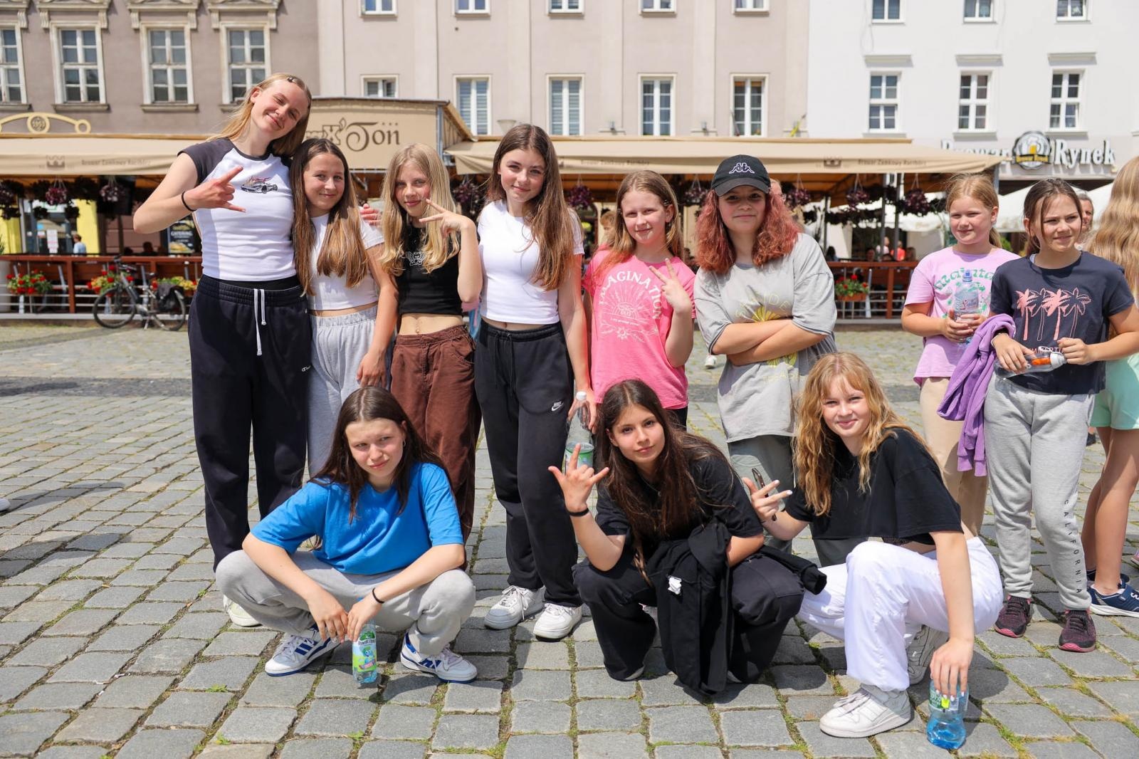 Zdjęcie w galerii na portalu naszraciborz.pl: Hip-hopowy finał warsztatów tanecznych RCK na raciborskim rynku na bis! wiadomości z regionu