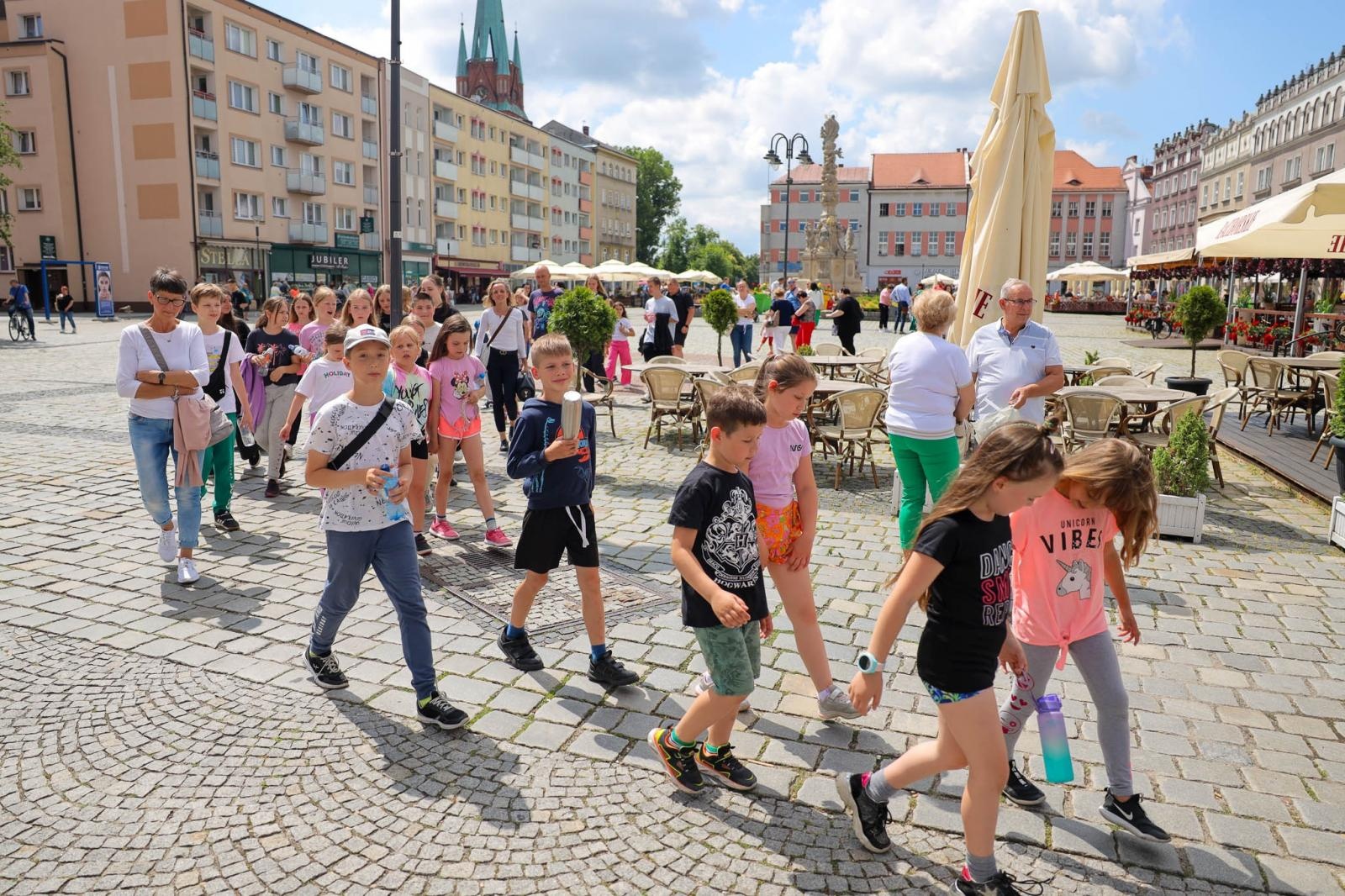 Zdjęcie w galerii na portalu naszraciborz.pl: Hip-hopowy finał warsztatów tanecznych RCK na raciborskim rynku na bis! wiadomości z regionu