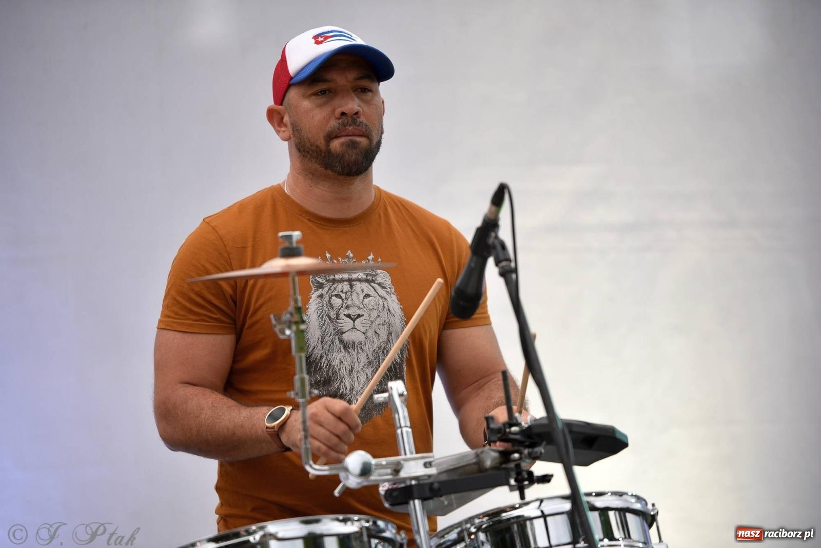 Zdjęcie w galerii na portalu naszraciborz.pl: Latino potańcówka na bulwarach z DJ z Kuby [FOTO i WIDEO] wiadomości z regionu