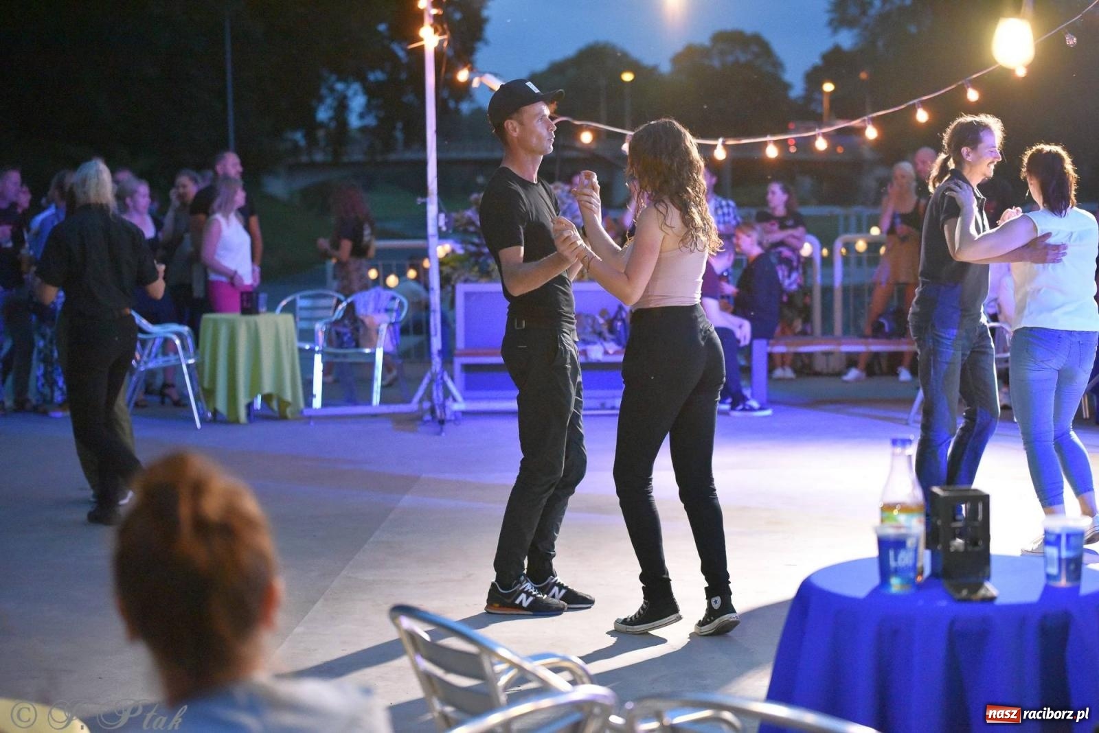 Zdjęcie w galerii na portalu naszraciborz.pl: Latino potańcówka na bulwarach z DJ z Kuby [FOTO i WIDEO] wiadomości z regionu